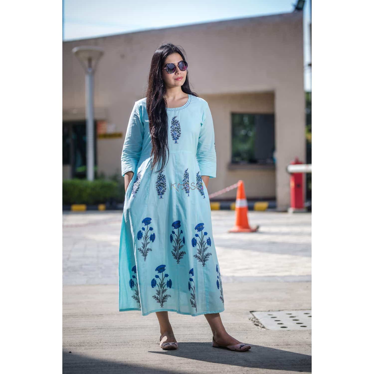 Image for Sr18 Aqua Blue Dress Front