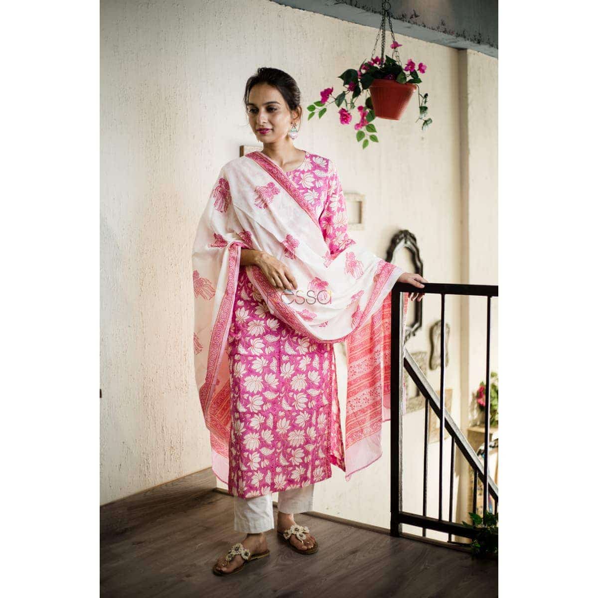 Image for Kuoj08 Kusvaa Kusum Pink White Lotus Jaal Kurta Cotton Dupatta Featured