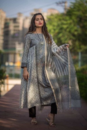 Image for Kusvaa Kusum Kuoj25 Black Grey Kurta With Dupatta Featured