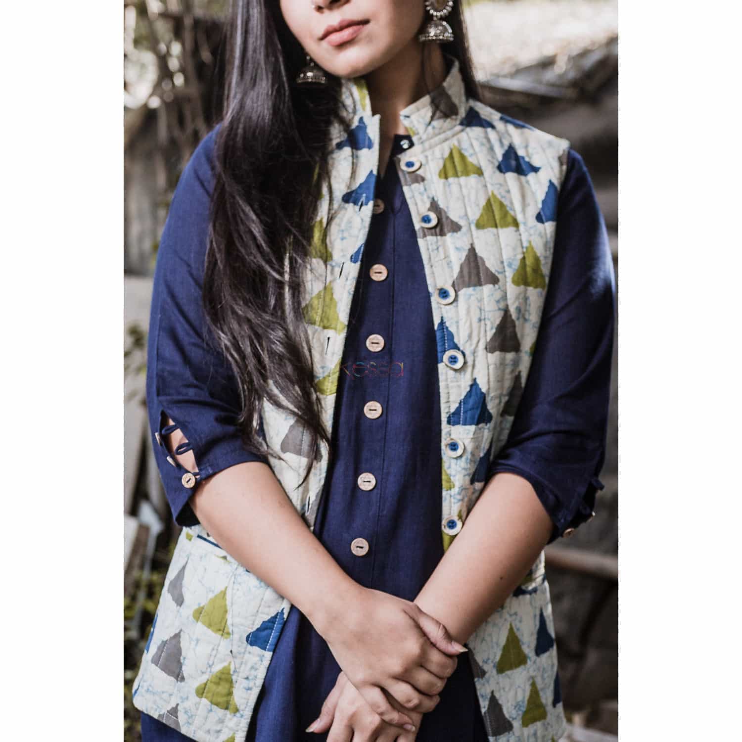 Image for Kusvaa Kj03 Sleeveless Quilted Short Jacket Triangle Prints Closeup