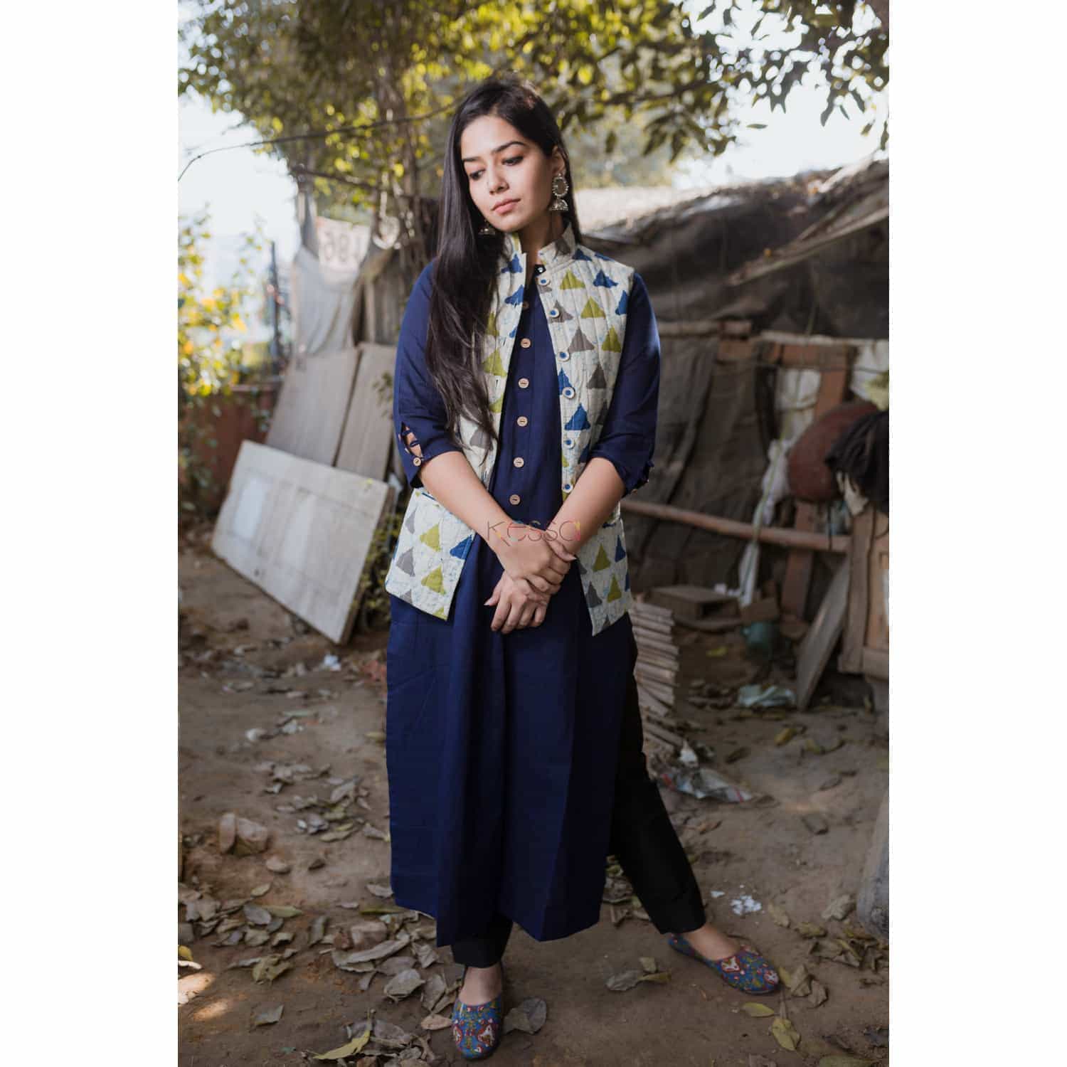 Image for Kusvaa Kj03 Sleeveless Quilted Short Jacket Triangle Prints Featured