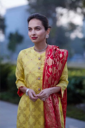 Image for Kusvaa Ws361 Yellow Banarsi Silk Kurta Brocade Dupatta Closeup