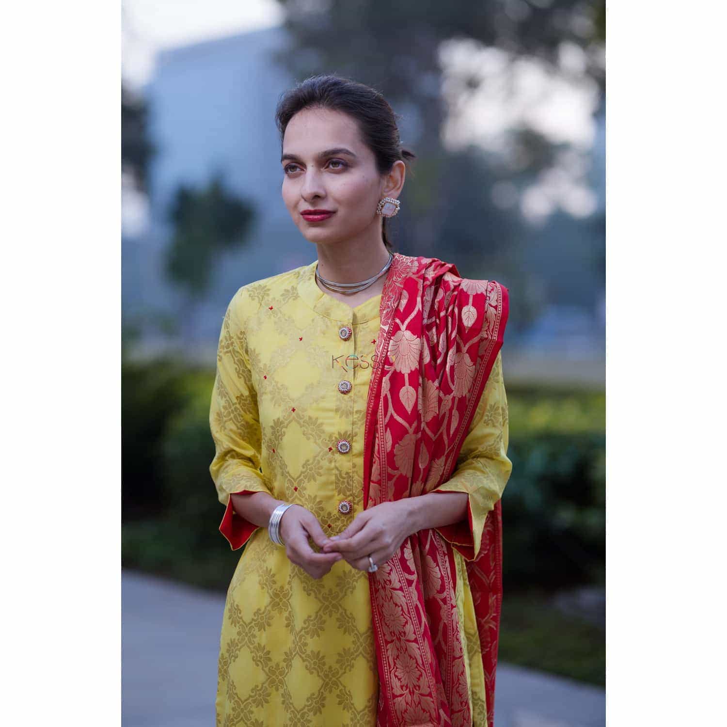 Image for Kusvaa Ws361 Yellow Banarsi Silk Kurta Brocade Dupatta Closeup