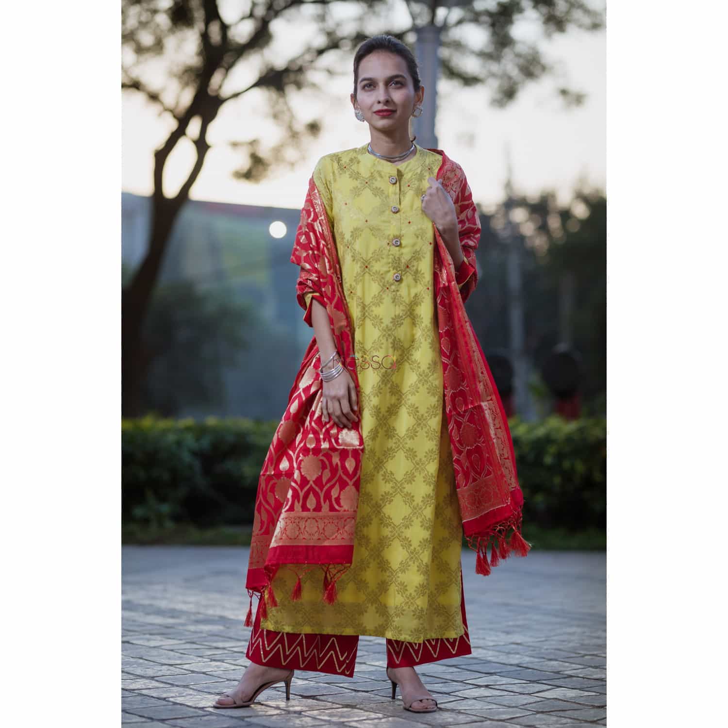 Image for Kusvaa Ws361 Yellow Banarsi Silk Kurta Brocade Dupatta Featured