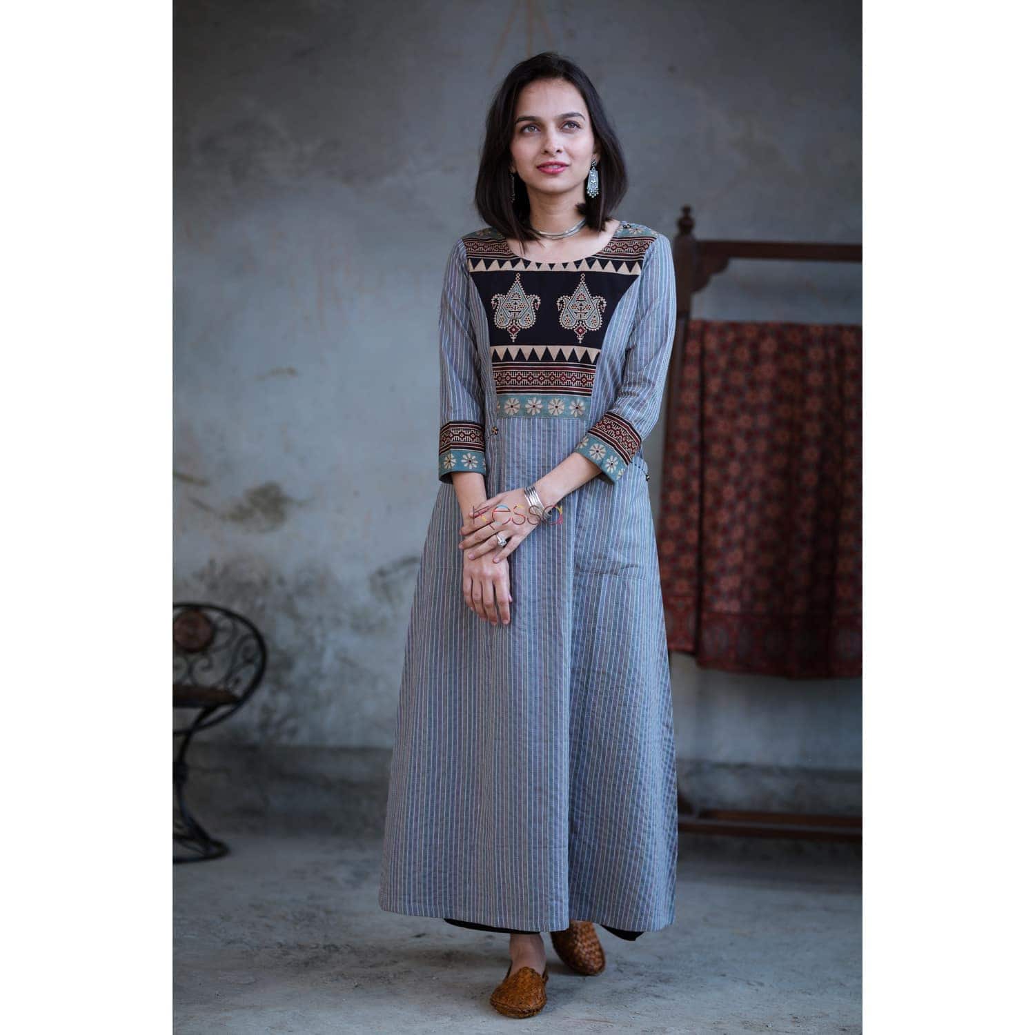 Image for Kusvaa Ws366 Greyish Blue Kurta Ajrakh Yoke Front