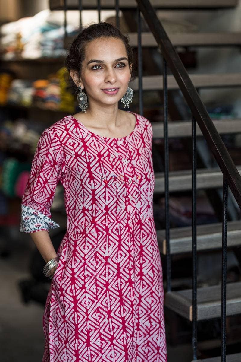 Image for Red And White Blockprint Kurta With Tussleclose