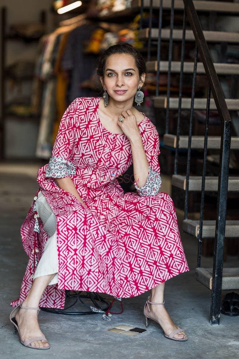 Image for Red And White Blockprint Kurta With Tusslefeatured