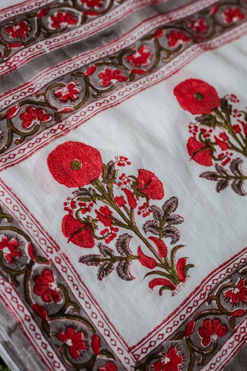 Image for Kusvaa Kjs12 Grey Crimsom Mughal Handblock Motif Stole Closeup