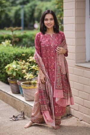 Image for Kusvaa Kuoj75 Cerise Pink Cream Handblock Kurta Pants With Dupatta Featured