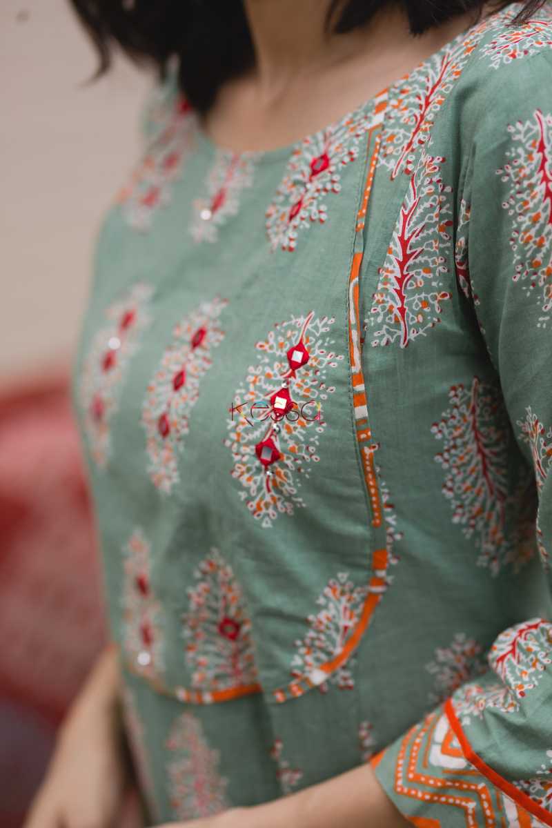 Image for Kusvaa Wa285a Paradise Green Hand Block Kurta With Chevron Pants Closeup