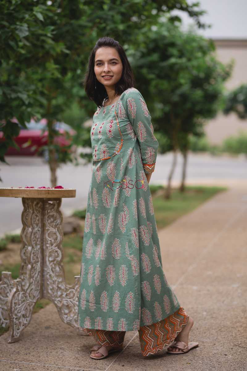 Image for Kusvaa Wa285a Paradise Green Hand Block Kurta With Chevron Pants Side