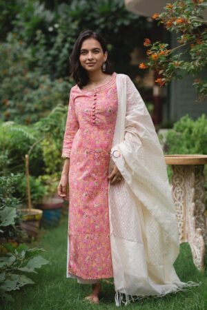 Image for Kusvaa Ws449 Brick Pink Orange Phool Jaal Kurta Featured