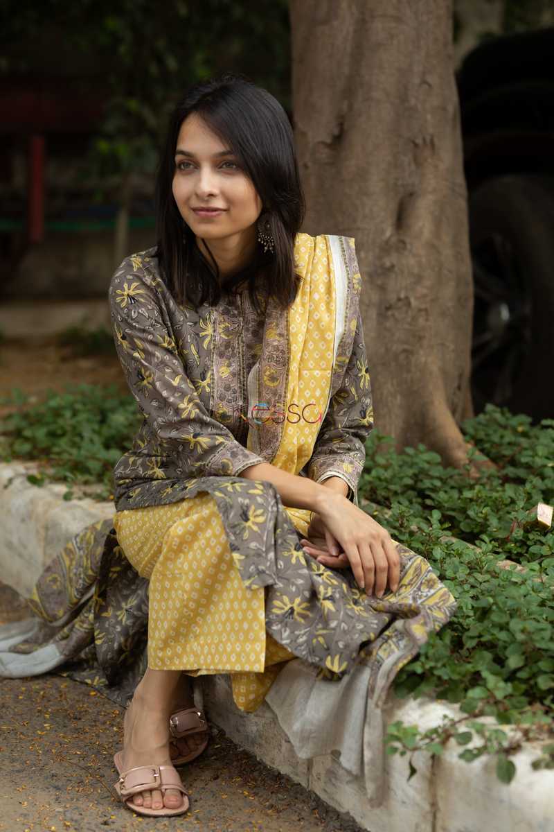 Image for Kusvaa Kuoj80 Cedar Brown Yellow Kurta Pant And Dupatta Set Closeup 2