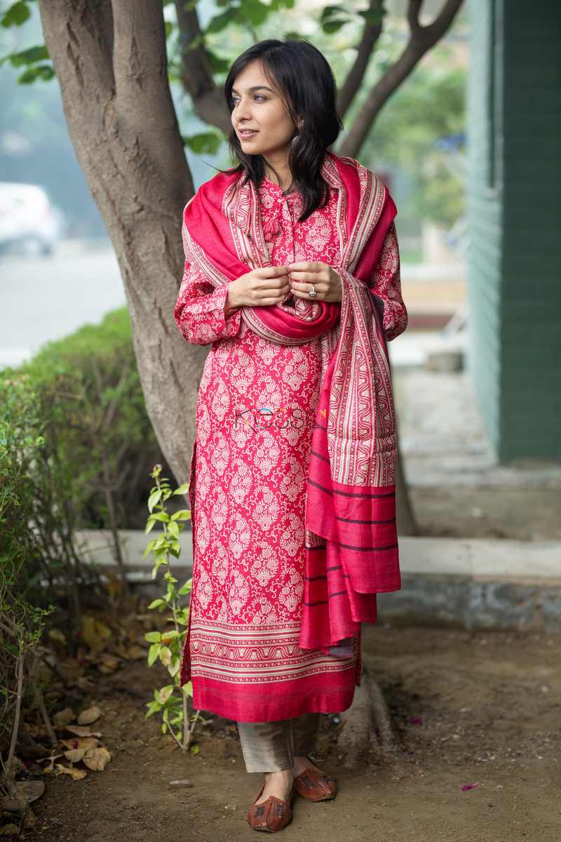 Image for Kusvaa Kuoj94 Flush Mahogany And Cream Pashmina Kurta Dupatta Set Side