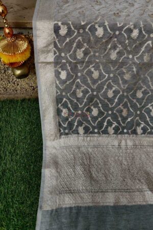 Image for Kusvaa Kudu65 White Jaal Katan Silk Dupatta Featured