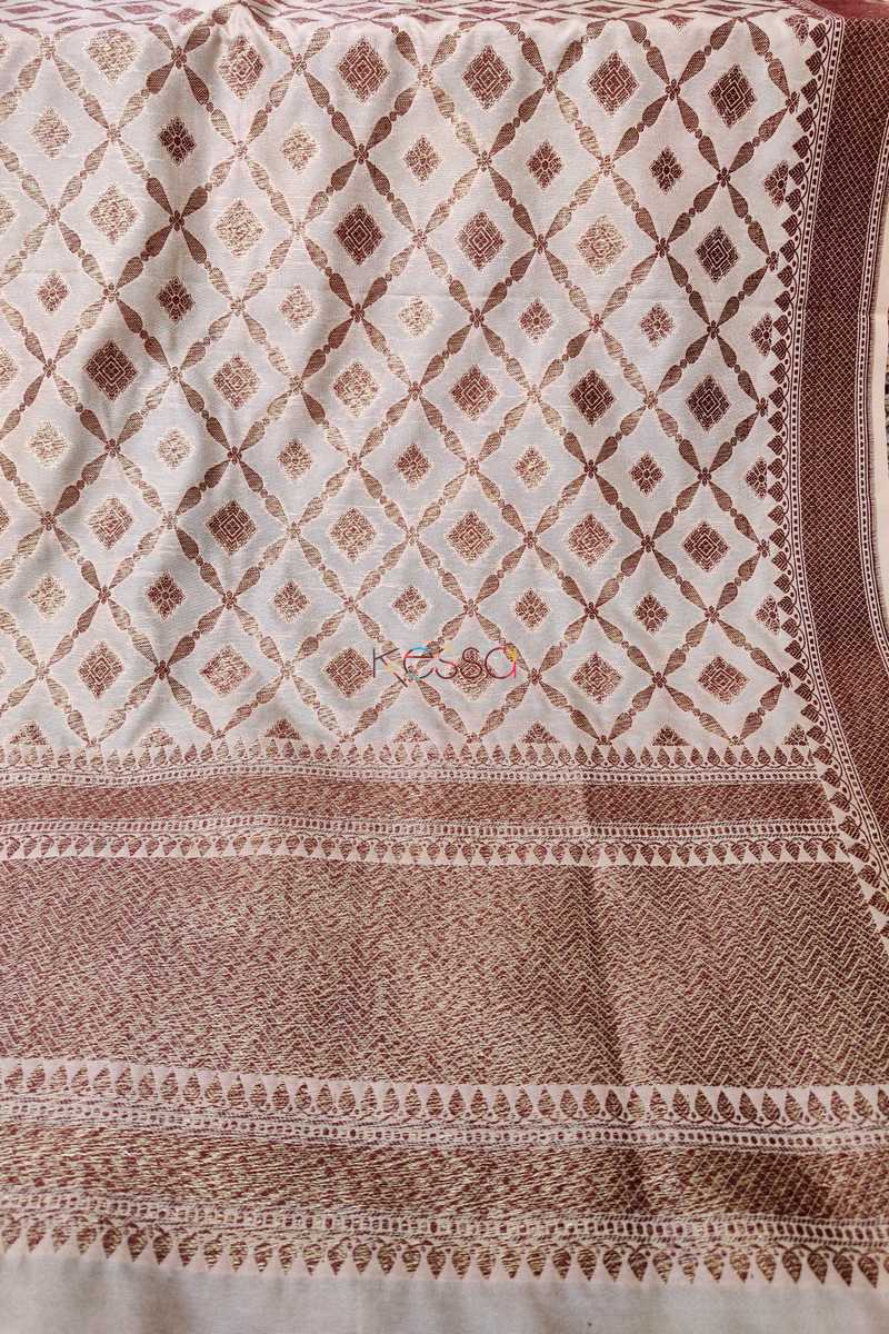 Image for Kusvaa Kudu67 Dark Zari Jaal Stripe Cream Dupatta Closeup