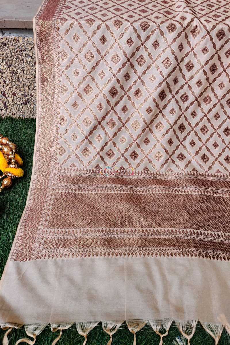 Image for Kusvaa Kudu67 Dark Zari Jaal Stripe Cream Dupatta Front