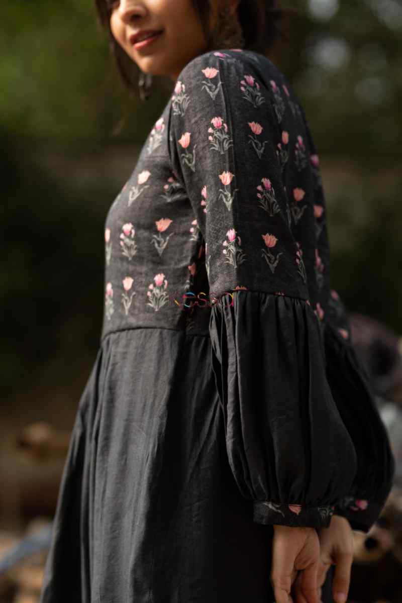 Image for Kusvaa Kuoj100 Fuscous Gray A Line Semi Pashmina Kurta Stole Set Closeup Side