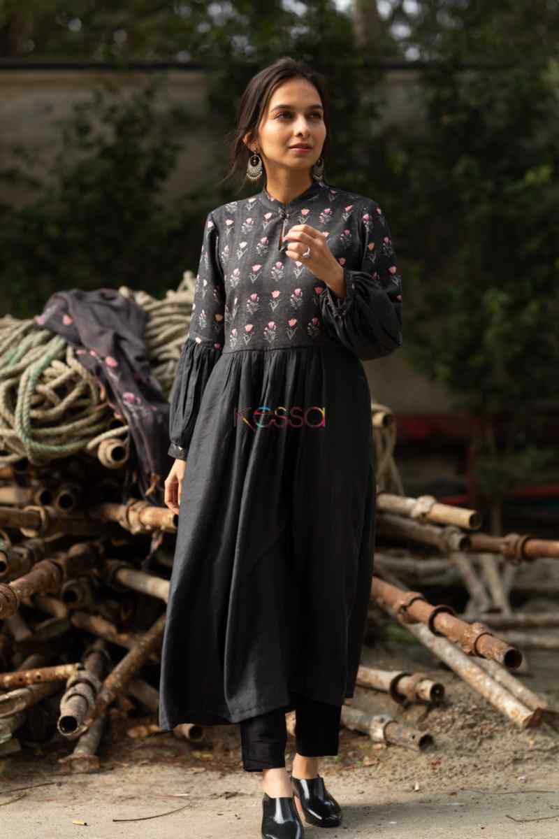 Image for Kusvaa Kuoj100 Fuscous Gray A Line Semi Pashmina Kurta Stole Set Front