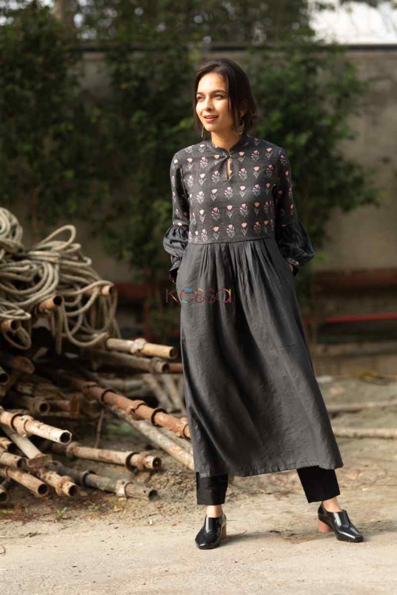 Image for Kusvaa Kuoj100 Fuscous Gray A Line Semi Pashmina Kurta Stole Set Side 2