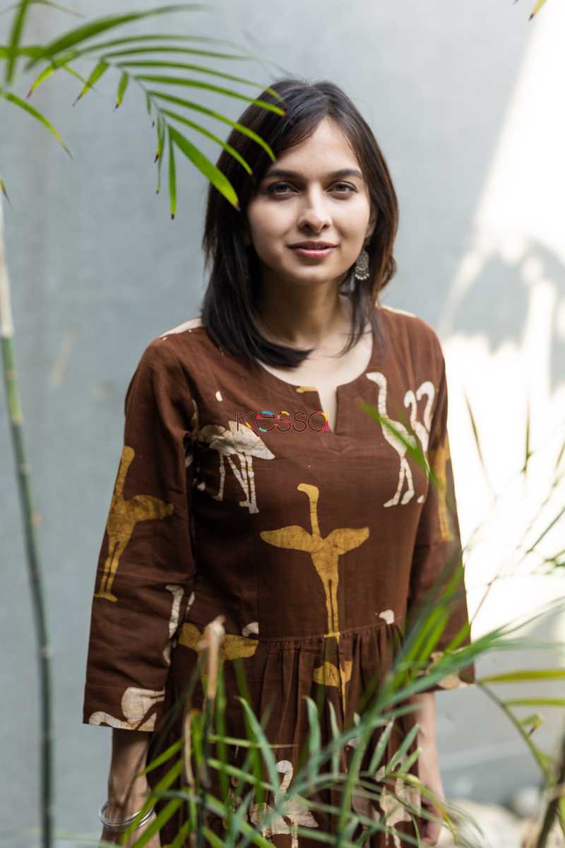 Image for Kusvaa Wa302a Saddle Brown Batik Print Dress Closeup 2