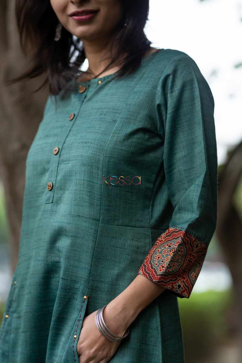 Image for Kusvaa Ws498 Mineral Green Khadi Silk Kurta Closeup