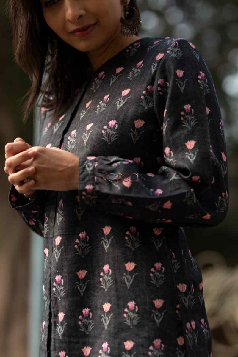 Image for Kusvaa Kc40 Black Semi Pashmina Short Kurti Closeup