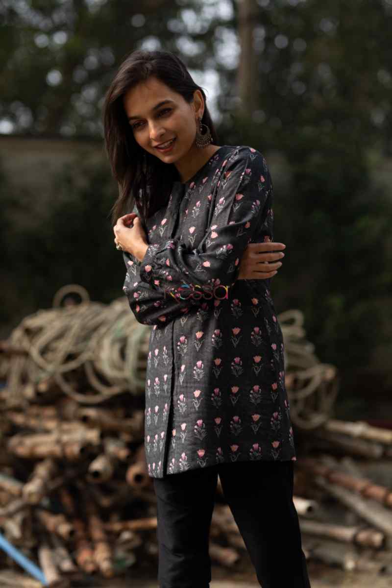 Image for Kusvaa Kc40 Black Semi Pashmina Short Kurti Side 3