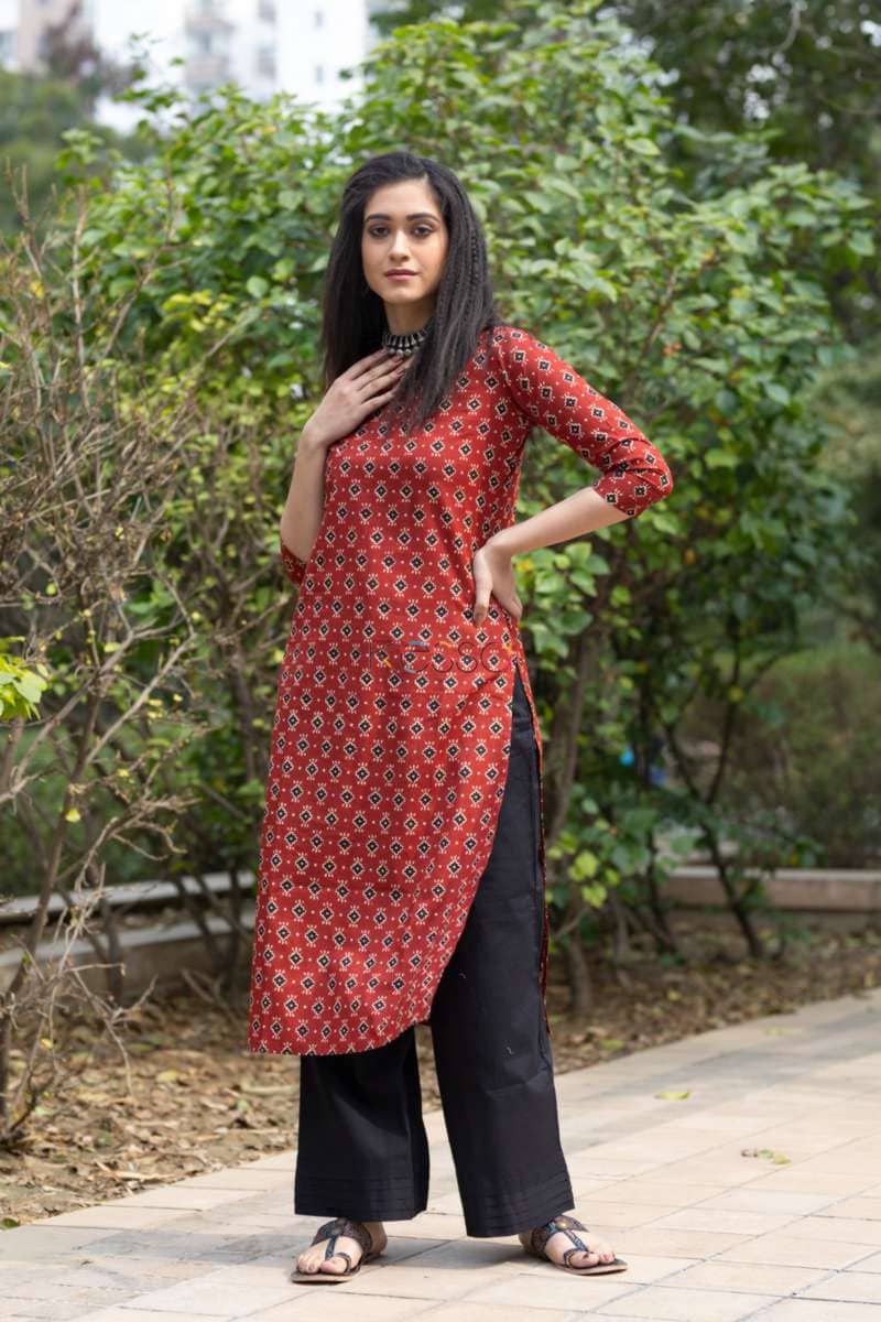 Image for Kusvaa Taf19 Red And Black Ikat Straight Kurta 2