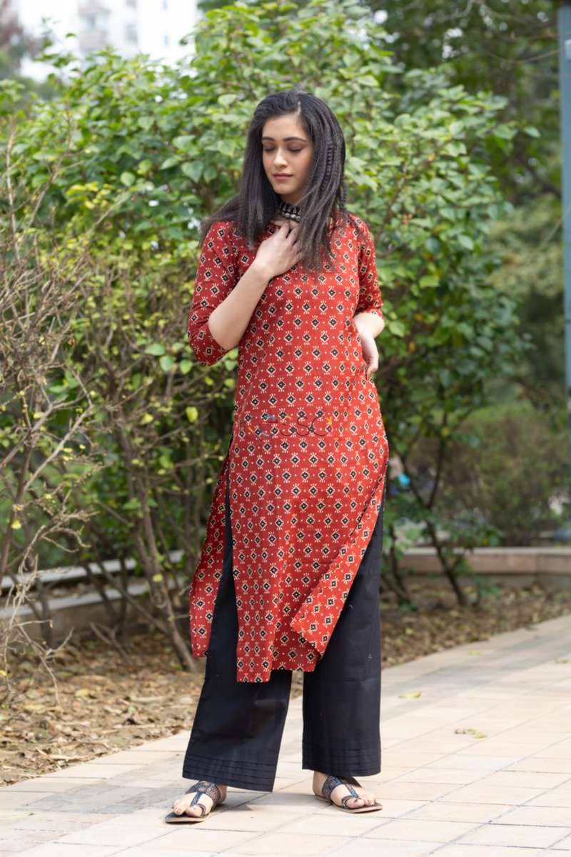 Image for Kusvaa Taf19 Red And Black Ikat Straight Kurta 3