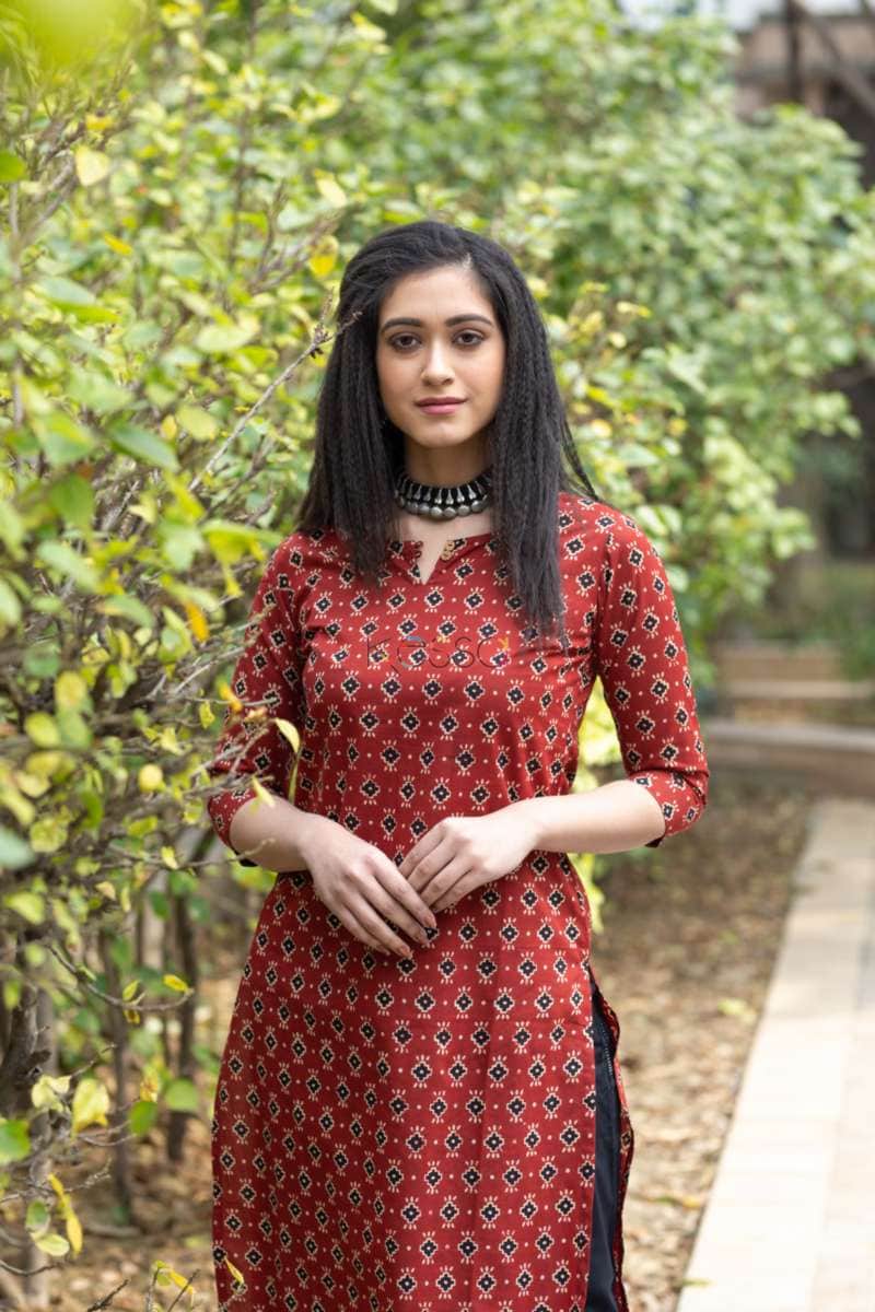 Image for Kusvaa Taf19 Red And Black Ikat Straight Kurta 6