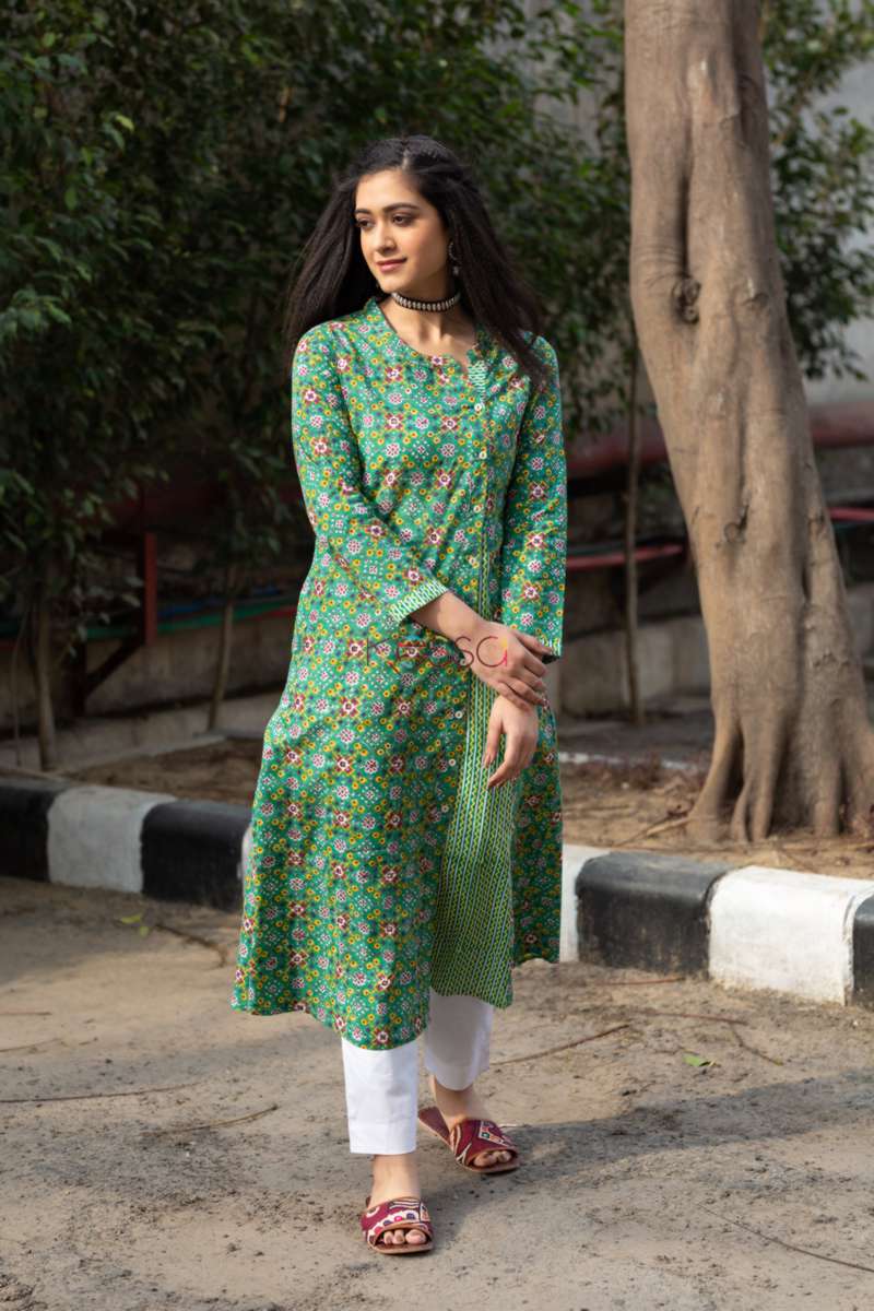 Image for Kusvaa Wsr85 Patola A Line Kurta Side 2
