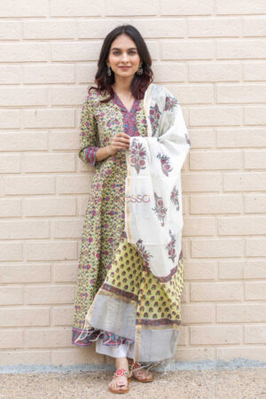 Image for Kusvaa Wsr86 Spring Floral Primrose Kurta Dupatta Set Featured