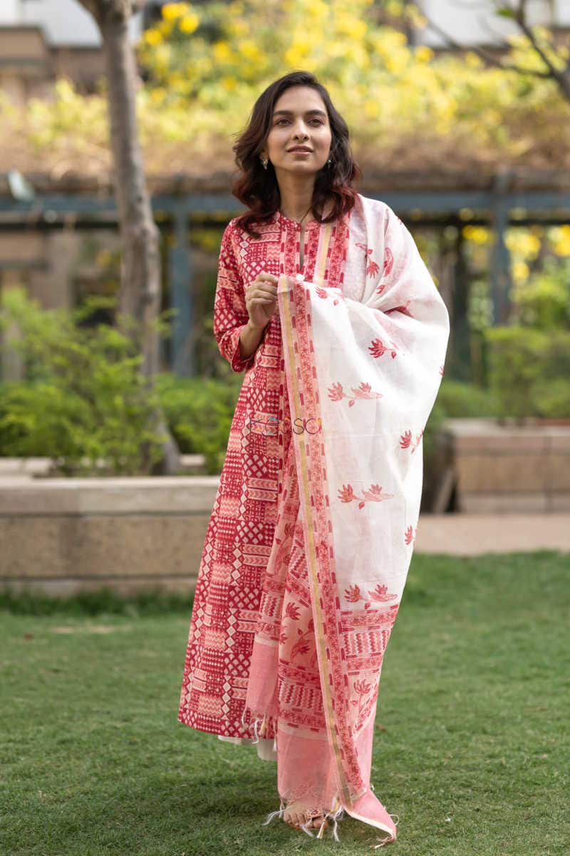 Image for Kusvaa Kuoj115 Shades Of Red Block Printed Kurta Dupatta Set 3
