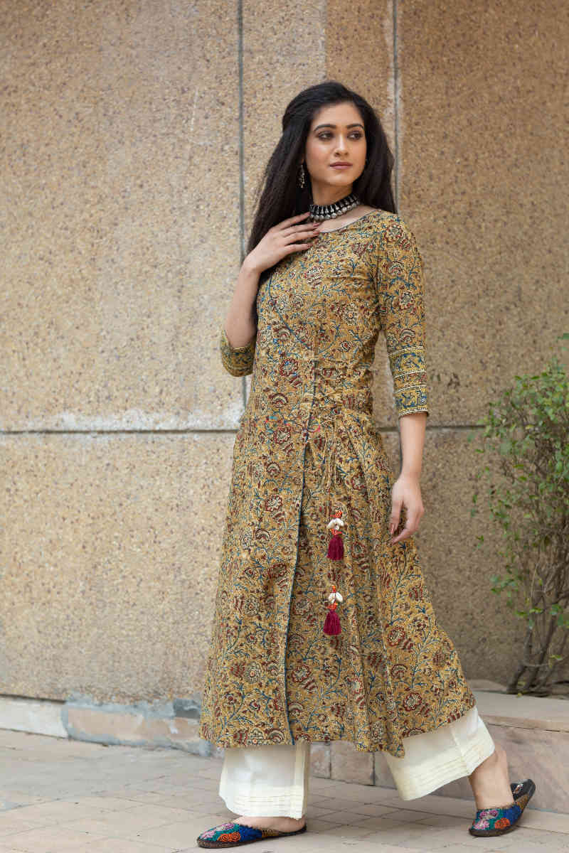Image for Ws530 Kusvaa Tie Up Kalamkari Print Kurta Side