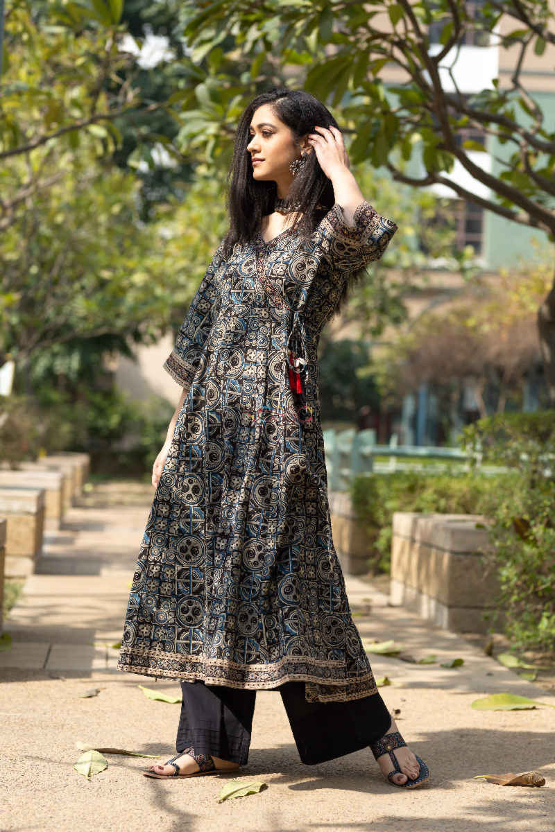 Image for Ws531 Kusvaa Coffee Turquoise Block Print Kurta Side