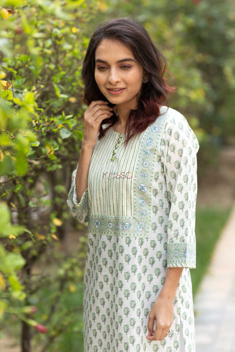 Image for Kusvaa Wa318a Shades Of Green White Kurta05