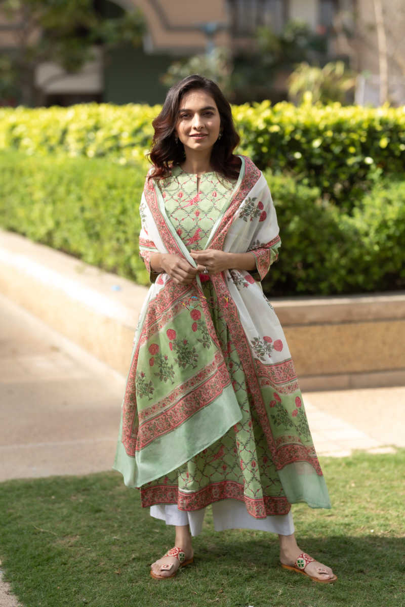 Image for Kusvaa Kuoj116 Garden Of Royals Kurta Dupatta Sset 1