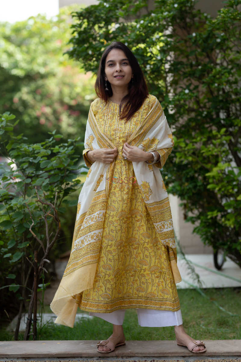 Image for Kusvaa Kuoj117 Celery Jaal Block Print Kurta Dupatta Set 2