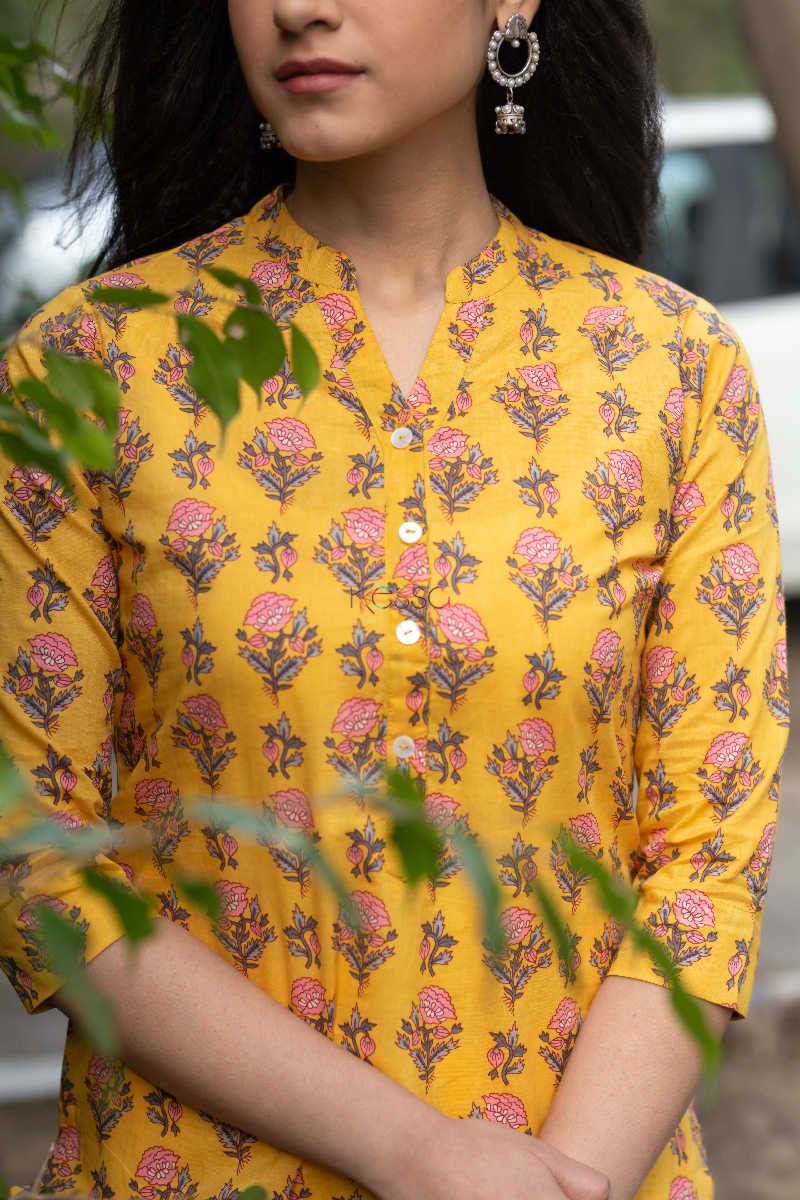Image for Kusvaa Taf22 Floral Printed Yellow Kurta 6