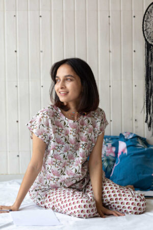 Image for Kusvaa De06 Copper Rose And White Jammies Set Featured