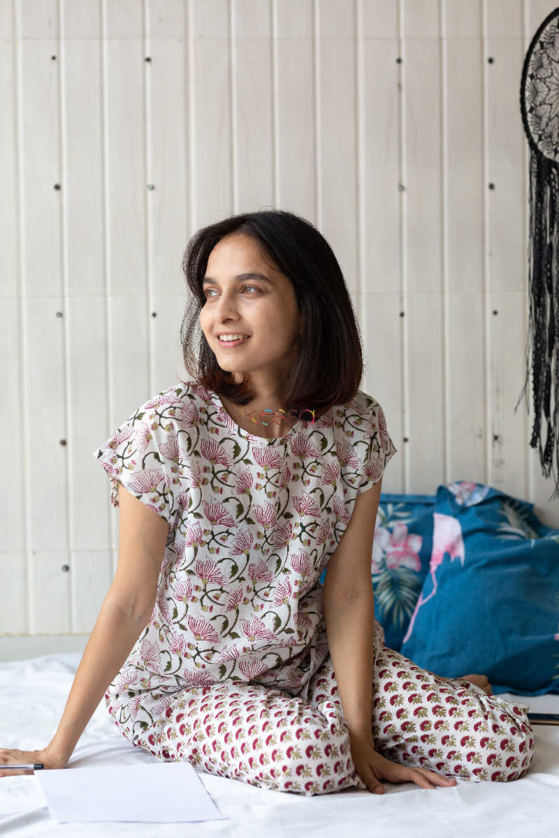 Image for Kusvaa De06 Copper Rose And White Jammies Set Featured