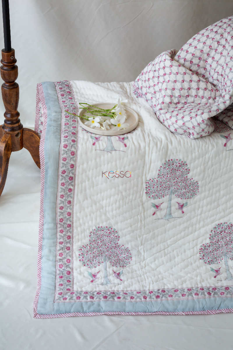 Image for Kusvaa Kaq14 Empress Pink Tree Block Double Bed Quilt Look 1