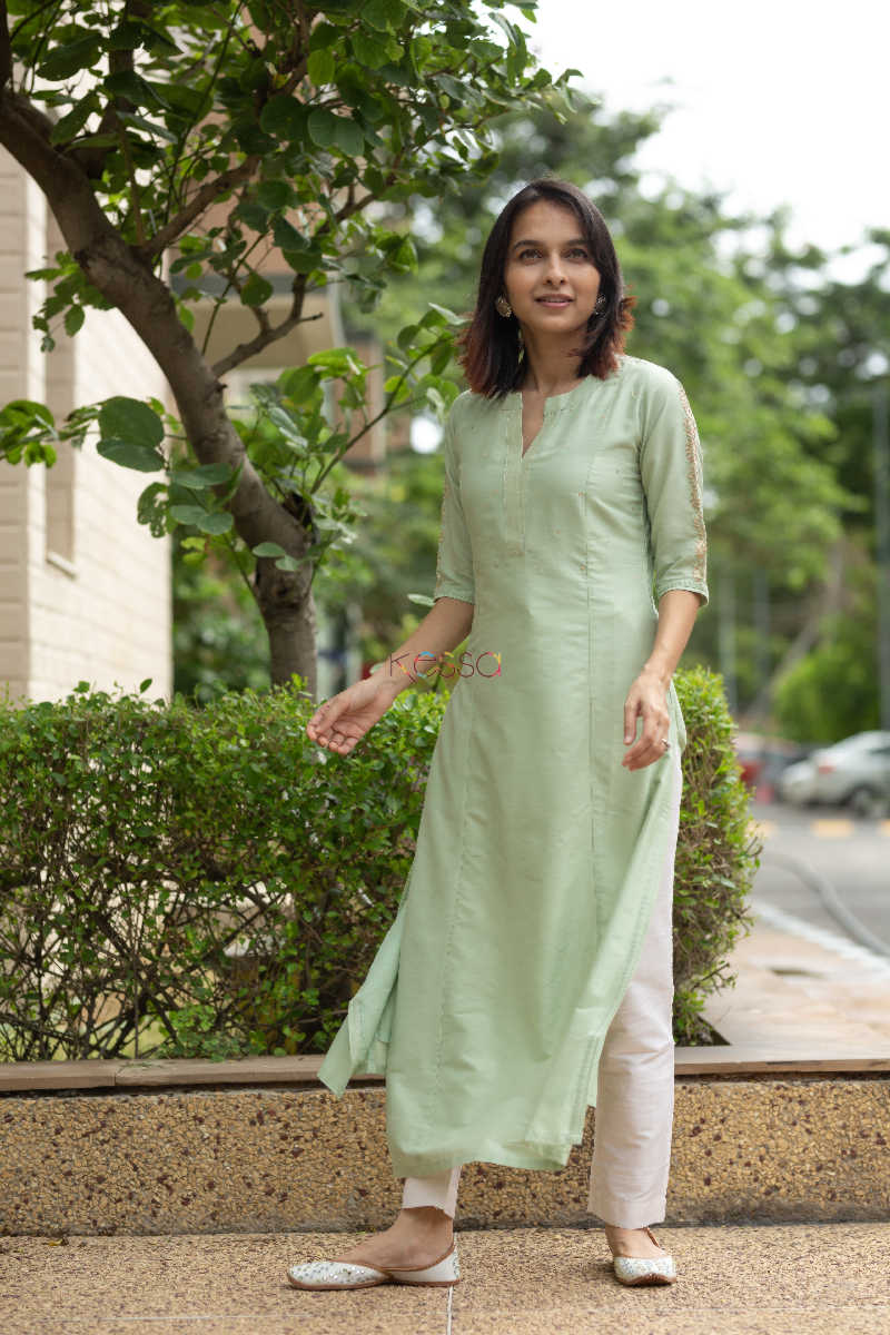 Image for Kusvaa Ws519a Wild Strawberry Gotta Patti Work Kurta Look 1