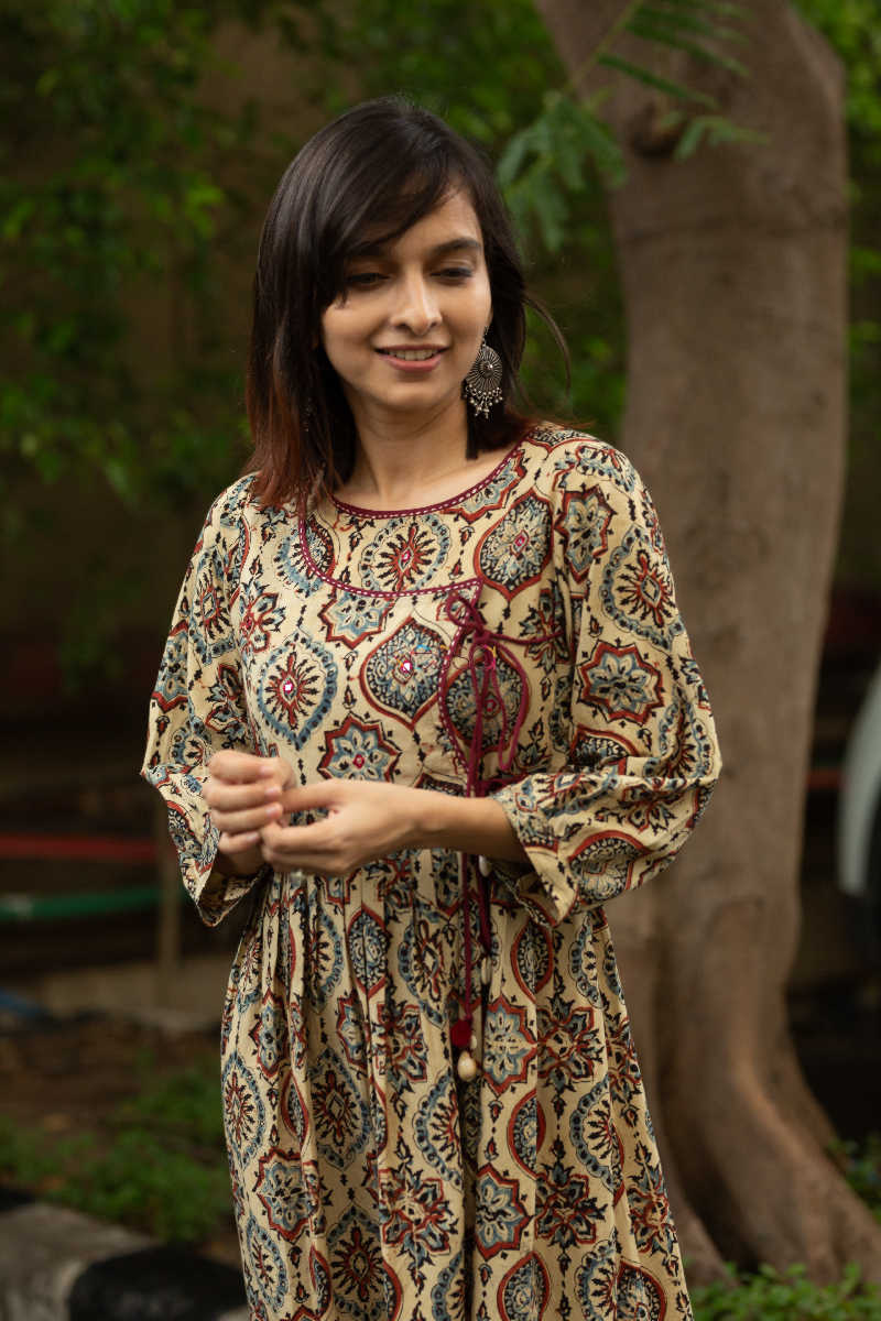 Image for Kusvaa Ws543a Ajrakh Angrakha Style Kurta Closeup 1