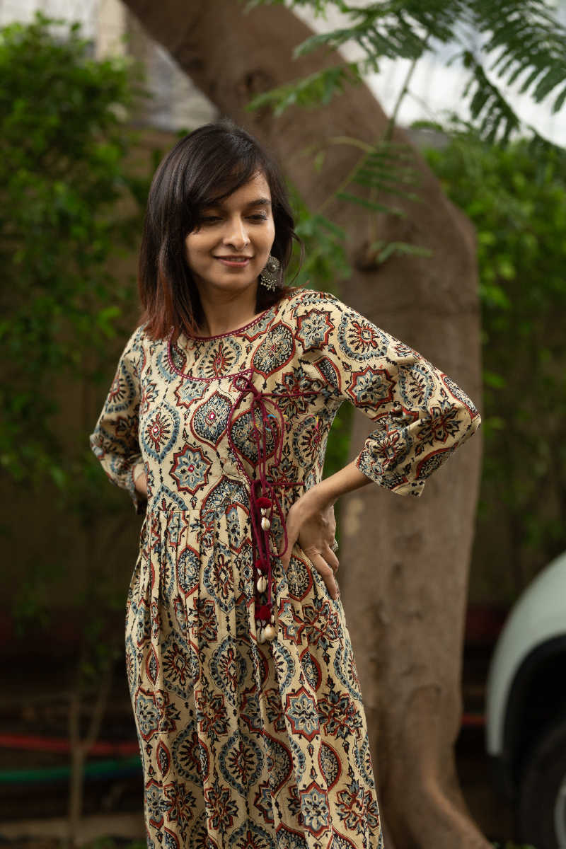 Image for Kusvaa Ws543a Ajrakh Angrakha Style Kurta Closeup 2