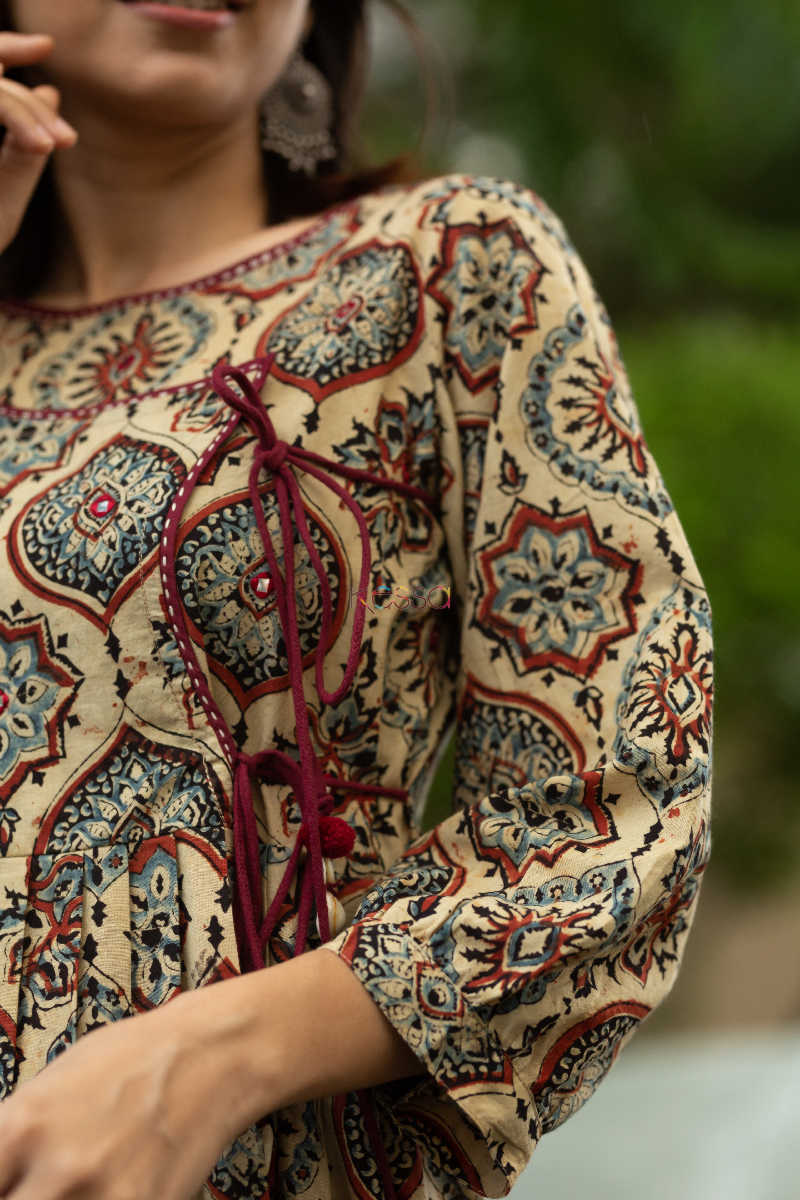 Image for Kusvaa Ws543a Ajrakh Angrakha Style Kurta Closeup