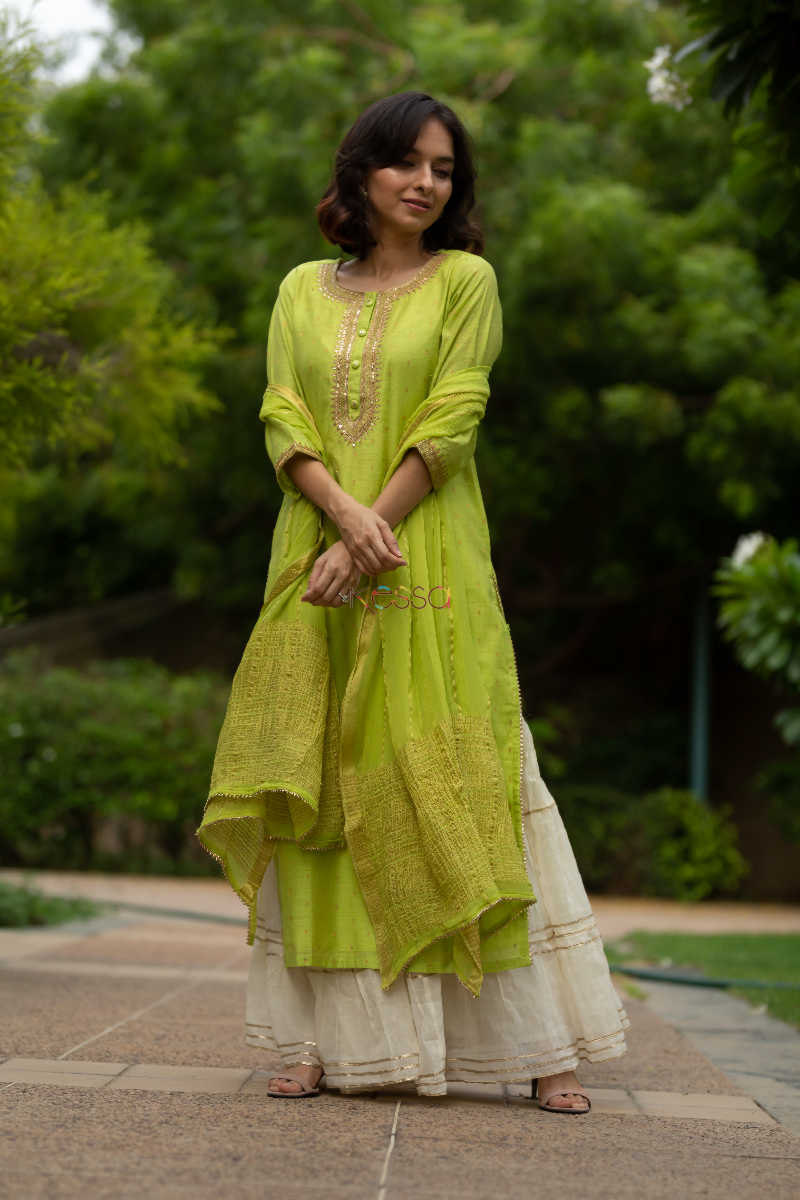 Image for Kusvaa Ws549 Earls Green Chanderi Jacqard Kurta Look 2