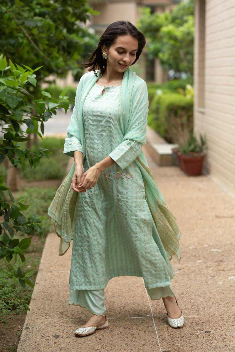 Image for Kusvaa Ws553 Amulet Green Zari Kurta Pant Set Look 1