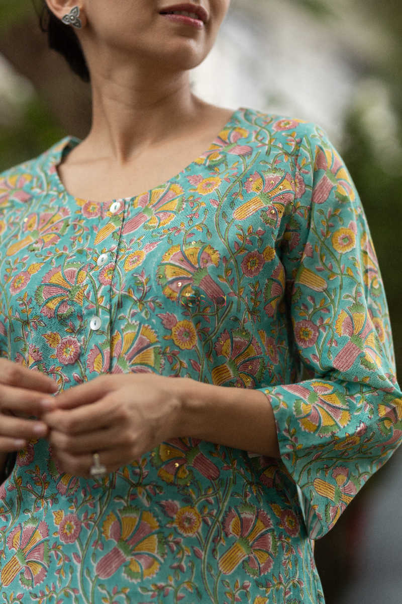 Image for Kusvaa Wsr101 Viridian Green Straight Fit Block Print Kurta 4
